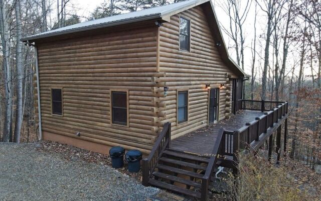 Whispering Creek Lodge - Blue Ridge