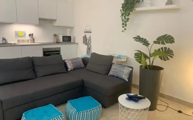 the Big Apartament Annee Elegant and Cozy---------------------------------------