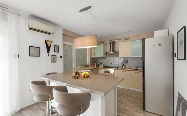 Premium Apartment With Patio