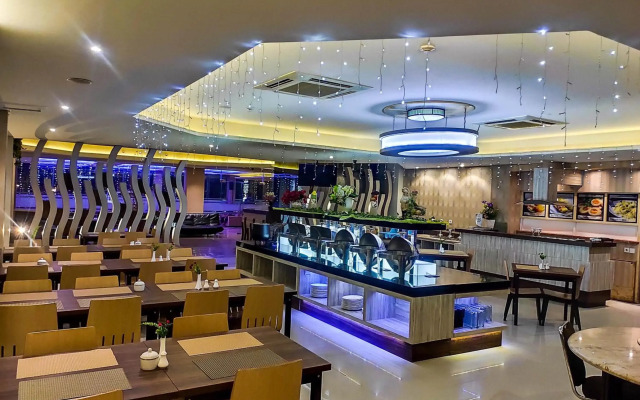 Grand Parama Hotel