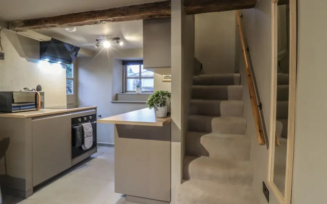 8 Oak Cottages