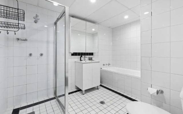 Bright Marrickville Flat With Balcony & Parking