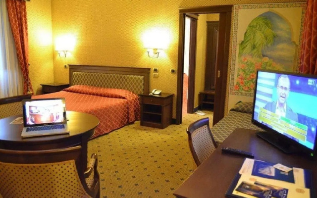 Hotel Don Carlo 4S