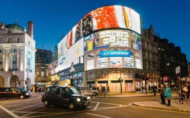Zedwell Capsule Hotel, Piccadilly Circus