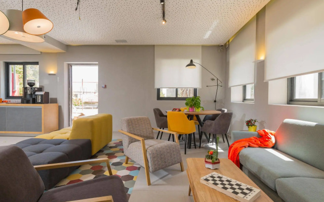 Stay Inn Hostel