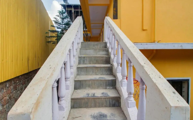 OYO Flagship 70262 Hotel River Wood