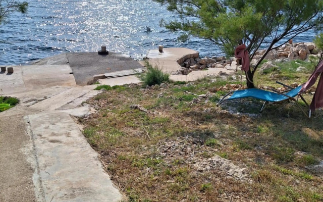 Villa Vesna, 70m from beach