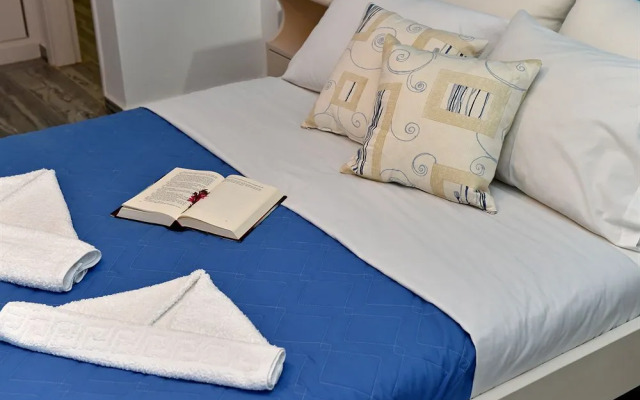 Tarsa Studios & Apartments