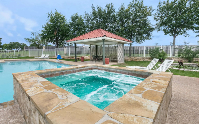 La Quinta Inn & Suites by Wyndham Fredericksburg