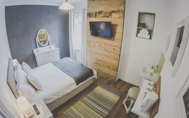 Antique House B&B