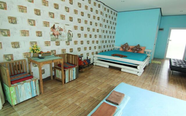 Ton-Aor on the beach resort & restaurant