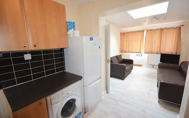 London Luxury 7 Bedroom Holiday Let