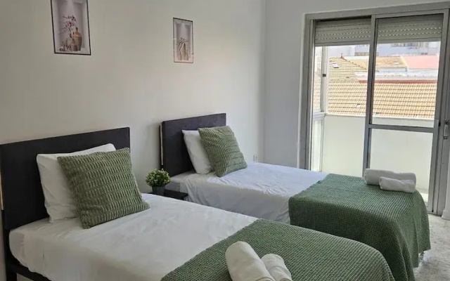 Light Spacious Almada Apartment
