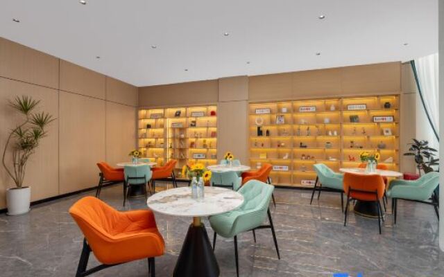 BAMBOO BOAT Hotel (Yuxi Hongta District Nie'er Square)