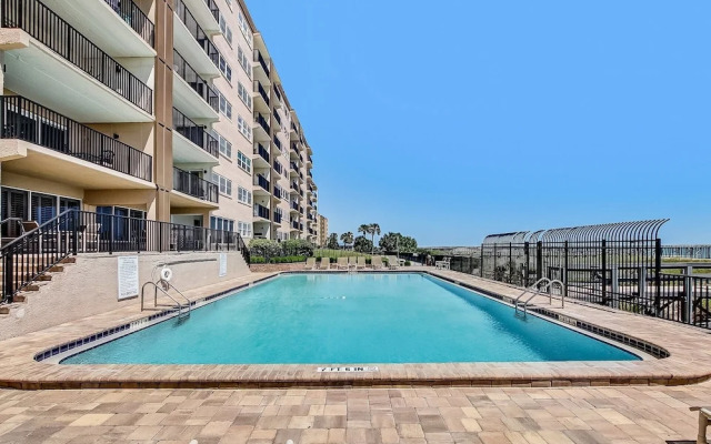 Amelia South 2 Bedroom Condo by RedAwning