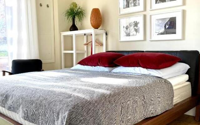 JETHON Studio-Appartement im Grünen