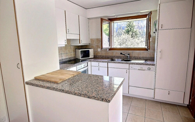 35 Rooms Apartment at 300m From the Cableway