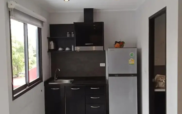 Large Corner Apt-1BR T1 207