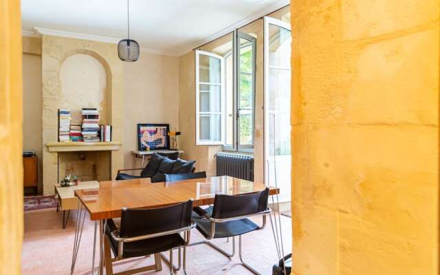 Retro apartment with garden by GuestReady