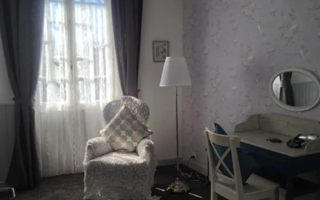 Le Petit Dragon Rouge