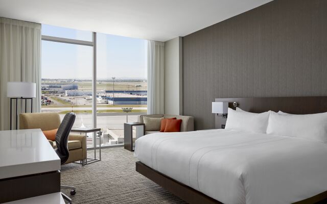 Calgary Airport Marriott In-Terminal Hotel