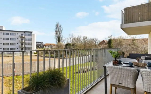 Apartment With Natural Swimming Pool