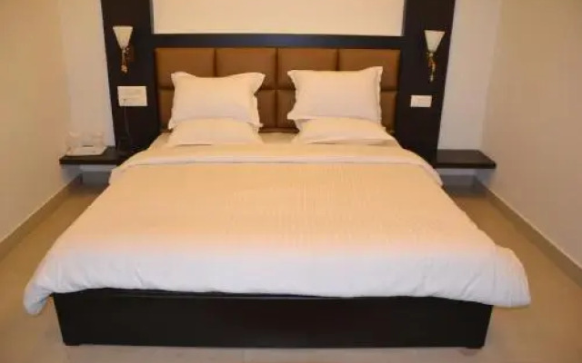 Hotel R R Inn