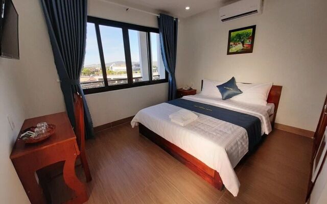 Dinh Huong Hotel