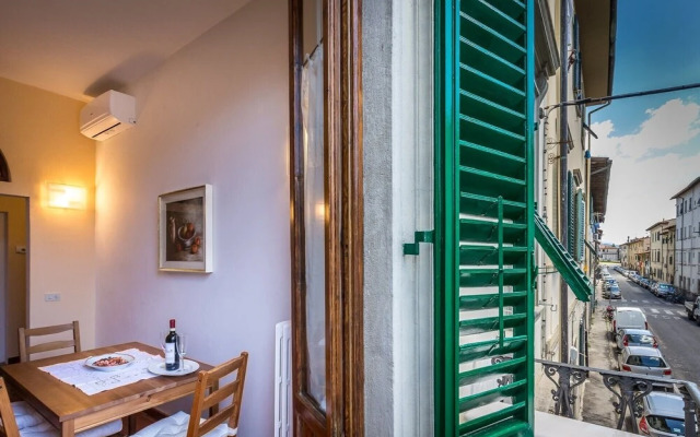 Classic Tuscany Apartment B by Mmega