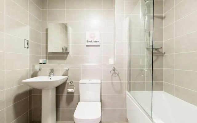Birmingham City Centre Spacious Apartment