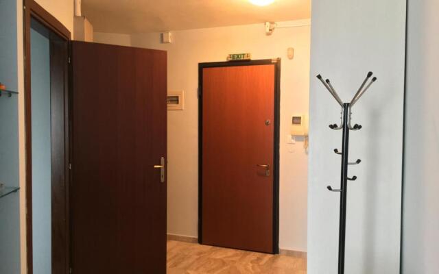 Office-Studio Theoxaris