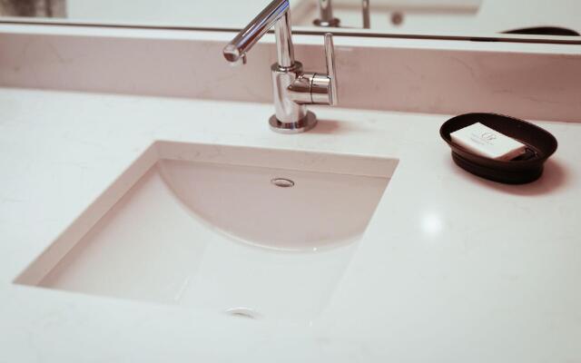 Sproat Lake Landing Resort