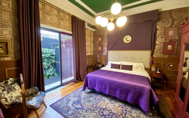 Pug Seal Polanco Anatole France