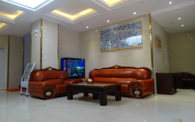 Yake Light House Hotel (Luoyang Longmen High-speed Railway Station Kaiyuan Avenue)