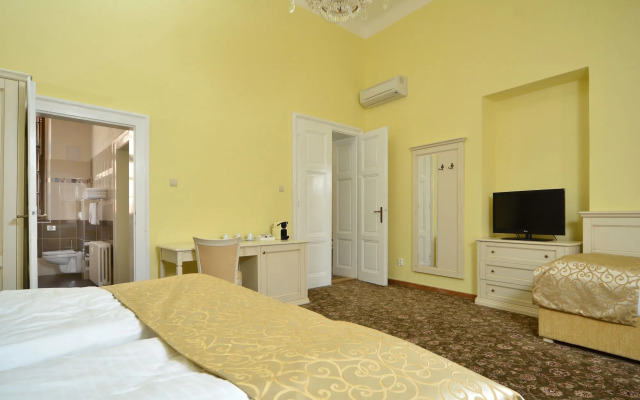 Hotel Metamorphis