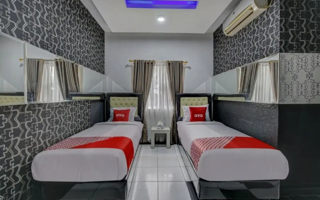 Zaara Guest House Syariah by OYO Rooms