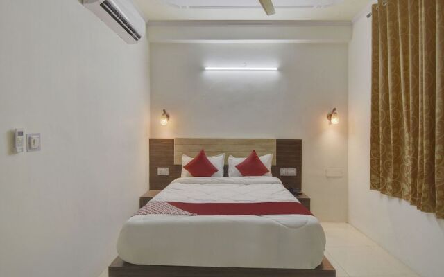 Oyo 43607 Ati They Hotel & Restaurant