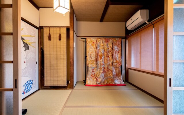 8INN Karasuma Kyo-Machiya