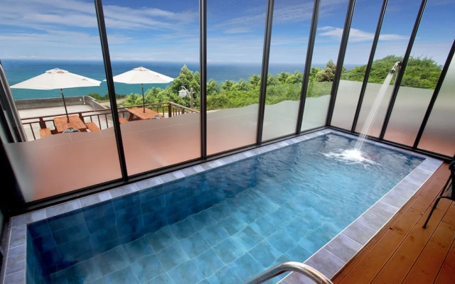 The Marine Pool Villa
