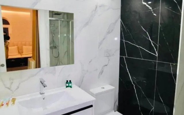 First Line Puerto Banus Harbour, 3 bedroom Luxury Apartment, Marbella
