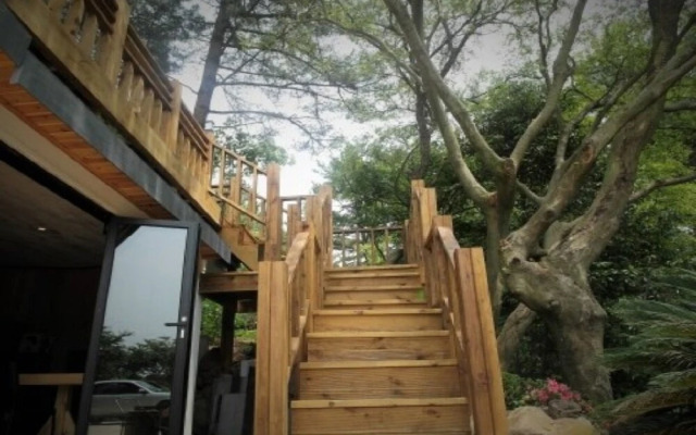 Jeju Ttorang Guest House