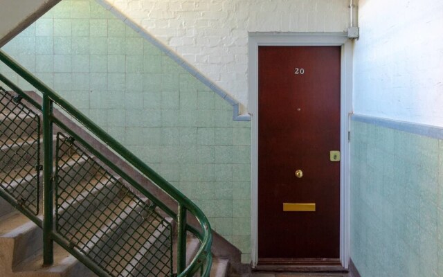 Bright 1 Bedroom Home W/balcony