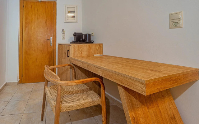 Island Beach Resort - Adults Only