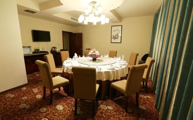Qingdao Zhongyang Business Hotel