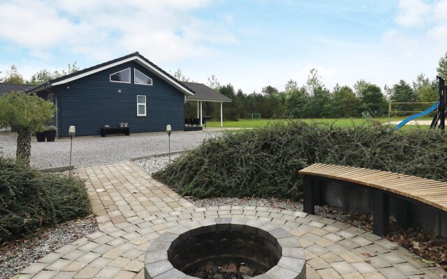 14 Person Holiday Home in Hojslev