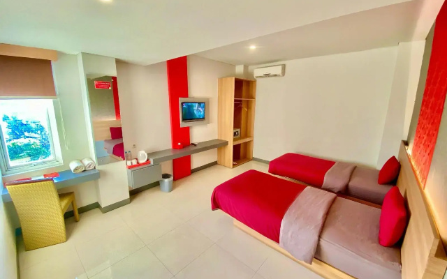 Tickle Hotel