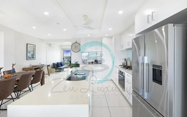 ZEN BY THE WATER - Darwin's Premier Ocean View Family Retreat