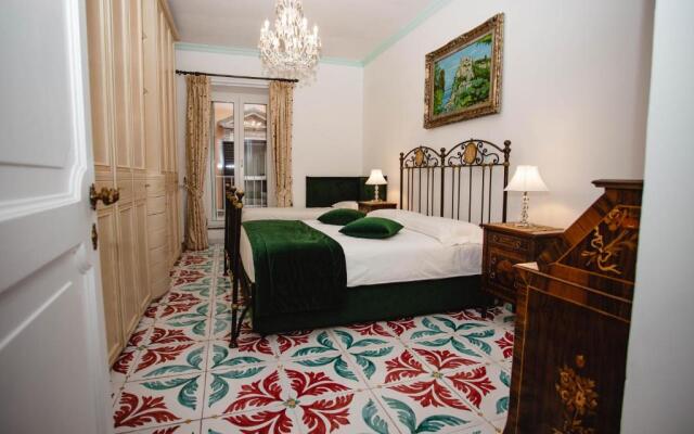Delfini Trevi House