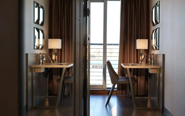 Sunborn Gibraltar Yacht Hotel Resort