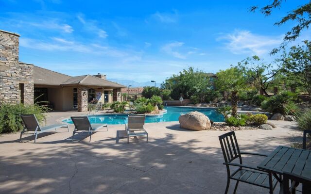 Coral Springs Getaway - Outdoor and Indoor Heated Pool - Close to Zion National Park